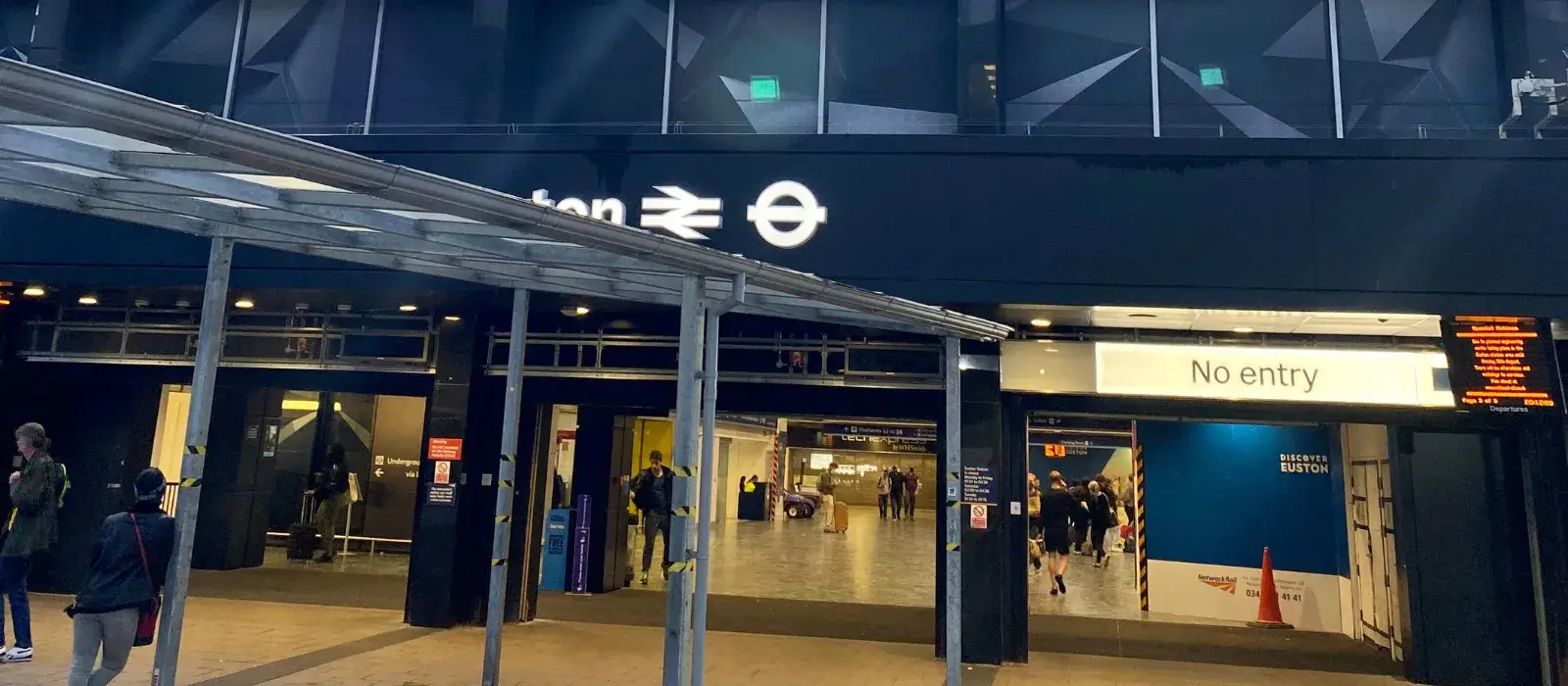 Heathrow Taxi Transfer | London LHR Airport Cabs & Cheap Local Minicabs Cars Euston station taxi and minicab service. Book quote for local transfers and cars. Taxi companies ready 24/7 via the online mobile app.