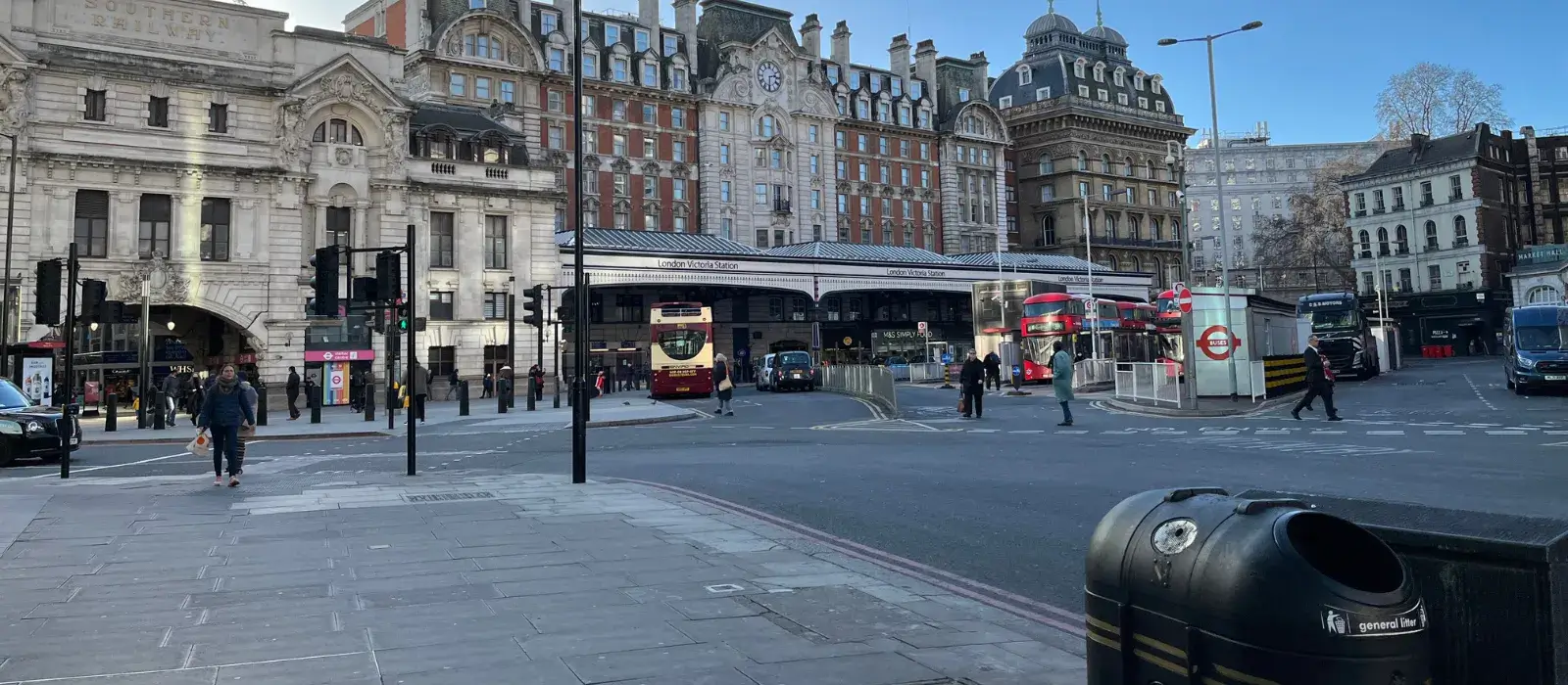Heathrow Taxi Transfer | London LHR Airport Cabs & Cheap Local Minicabs Cars ,Cheapest Victoria station cabs near me. Book fixed rate minicabs and airport transfers. Call our phone numbers for a local car 24/7 every day.
